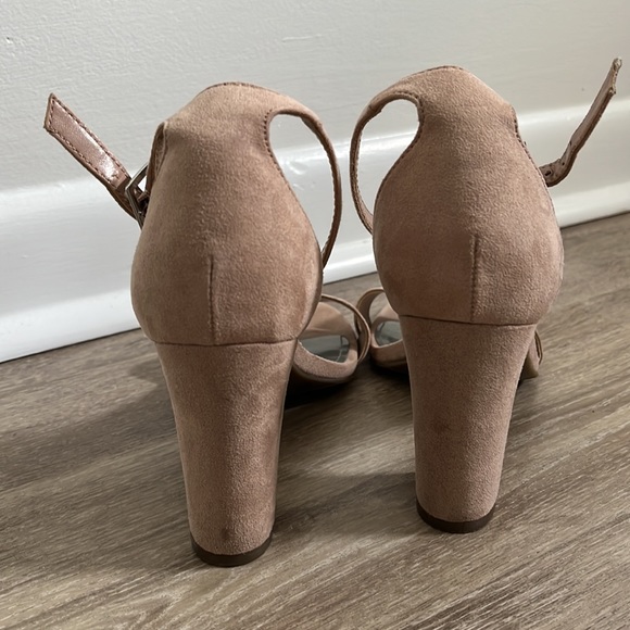 Mauve, Block heeled sandal - Picture 3 of 4